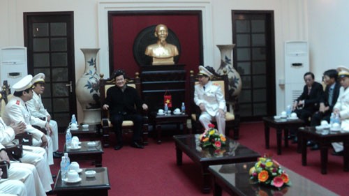 Staatspräsident Truong Tan Sang beglückwünscht die Polizei in Hanoi - ảnh 1